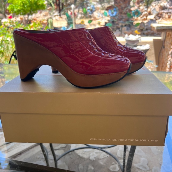 G Series Camebridge Clog red patent size 6B - Picture 2 of 4